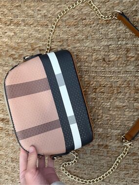 Women’s Crossbody Camera Bag in Peach, Black & Tan